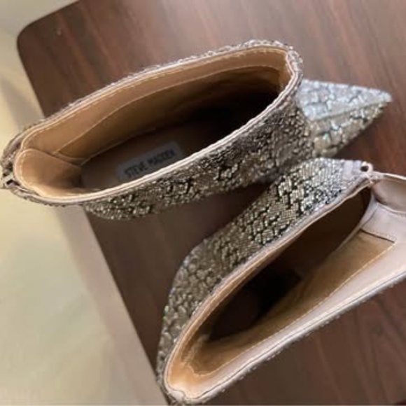 Size 10M Steve Madden® Robyn-R Crystal Snake Dress Bootie - Picture 4 of 6
